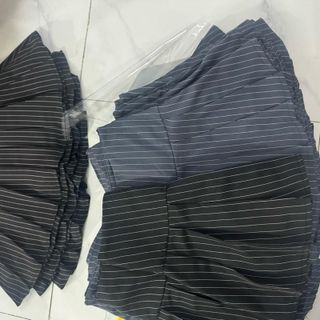 Chân váy xòe xếp ly có lót q