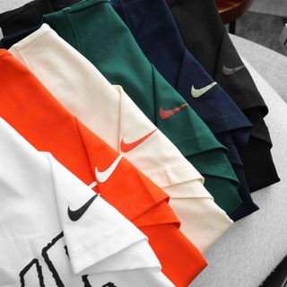 Mẫu áo NK nam. Áo chất cotton. Phong cách trẻ trung, cá tính, form unisex nam nữ đều có thể mặc.