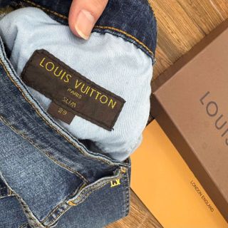 JEAN SHORT NAM CAO CẤP. Chất jean co giãn vừa vặn, đứng form chuẩn.