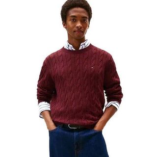 Áo len dệt kim. Sợi len cotton xịn, dệt chuẩn hãng. Logo thêu tỉ mỉ.