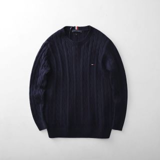 Áo len dệt kim. Sợi len cotton xịn, dệt chuẩn hãng. Logo thêu tỉ mỉ.