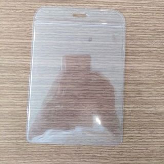 Thẻ đeo 9x12, đứng, nhựa cứng