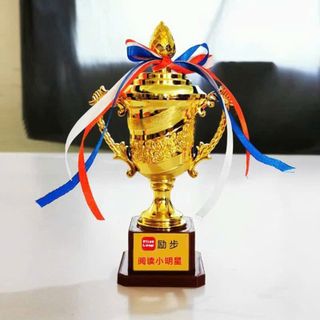 Cúp vàng vinh danh nhà vô địch cúp thể thao cúp lưu niệm cúp ngoại hàng cúp C1 huy chuơng bóng đá giá rẻ cờ lưu niệm in theo yêu cầu