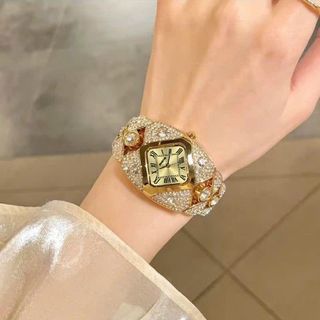 Đồng hồ nữ mặt vuông, dây lắc vàng sang trọng Gossie Hoàng Kim