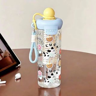 BÌNH NƯỚC XCUP TRONG SUỐT KÈM ỐNG HÚT 600ml (T80)
