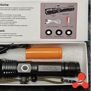 ĐÈN PIN SIÊU SÁNG POLICE MÃ 835 (HỘP XANH)
