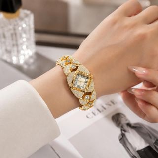 Đồng hồ nữ mặt vuông, dây lắc vàng sang trọng Gossie Hoàng Kim