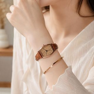 Đồng hồ nữ mặt bầu, dây da nâu cổ điển Gossie Nâu Bầu Trơn