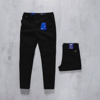 Quần kaki dài nam. Chất vải 98% cotton dày dặn đanh mịn 2% sợi Spandex co giãn thoải mái.