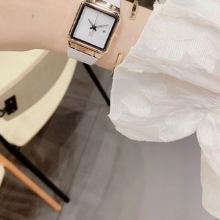Đồng hồ nữ mặt vuông có lịch, dây cao su 2 màu nâu - trắng GUOU Lịch