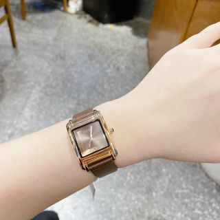 Đồng hồ nữ mặt chữ nhật có lịch, dây da nâu thanh lịch GB Nâu