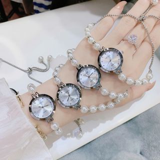 Đồng hồ nữ mặt tròn, dây ngọc trai rút tùy chỉnh Gossie Ngọc Rút