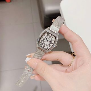 Đồng hồ nữ mặt bầu đính đá, dây mành bạc sang trọng Gossie Mành Bầu