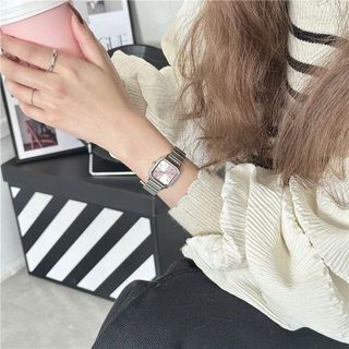 Đồng hồ nữ mặt vuông bo góc, dây kim loại bạc tối giản Naidu Hot