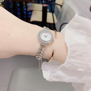 Đồng hồ nữ mặt tròn đính đá, dây lá giọt lệ rút tay Gossie Cỏ Rút Giọt Lệ