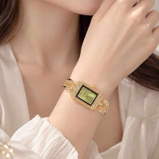 Đồng hồ nữ mặt chữ nhật đính đá, dây lắc khóa 2 màu xanh - bạc Gossie Lắc Khóa
