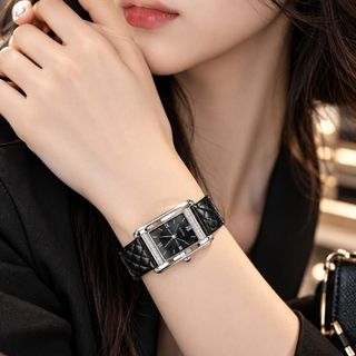 Đồng hồ nữ mặt chữ nhật dây da vân trám Gossie Vân Trám