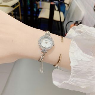 Đồng hồ nữ mặt tròn đính đá, dây lắc rút sang trọng Gossie Lắc Rút Đá Lụa