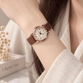 Đồng hồ nữ mặt tròn số La Mã, dây da nâu thanh lịch Gossie Nâu Bas