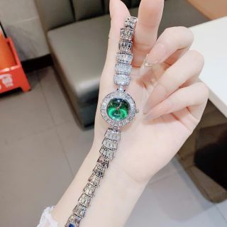 Đồng hồ nữ mặt tròn đính đá, dây kim loại bạc sang trọng Gossie Ziccor