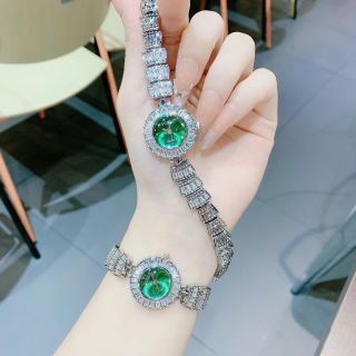 Đồng hồ nữ mặt tròn đính đá, dây kim loại bạc sang trọng Gossie Ziccor