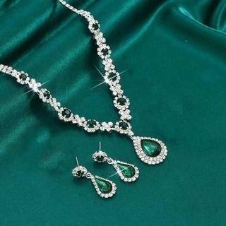 Set trang sức nữ giọt nước đá xanh lục bảo viền đá sang trọng Set Giọt Nước Xanh Lục Bảo