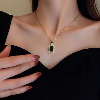 Set trang sức nữ đá xanh lục dáng chữ nhật sang trọng Lục Bảo Hy Vọng