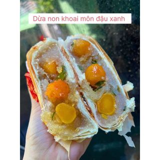 🥮 BÁNH PÍA DỪA NON MÔN ĐẬU SẦU RIÊNG 8 TRỨNG MUỐI – HỘP 550G