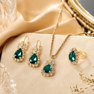 Set trang sức nữ đá xanh giọt lệ viền đá sang trọng mạ vàng Set Giọt Lệ Hoàng Kim