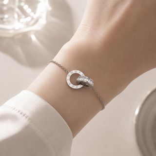 Vòng tay nữ titan vòng tròn số La Mã dây đôi màu bạc thanh lịch Vòng Tay Titan Số La Mã