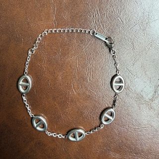 Vòng tay nữ thép titan mắt oval tone bạc thanh lịch Vòng Tay Thép Titan Mũi Heo