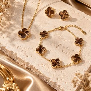 Set trang sức nữ cỏ bốn lá đá hổ phách tone vàng thanh lịch Set Cỏ Bốn Lá Hổ Phách