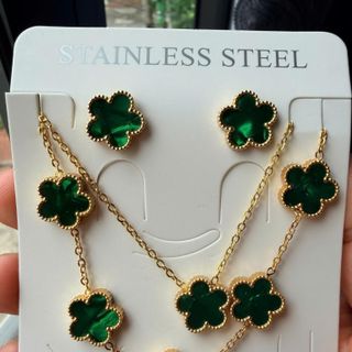 Set trang sức nữ cỏ bốn lá xanh huỳnh quang phối dây chuyền, bông tai và vòng tay sang trọng Set Cỏ Bốn Lá Xanh Huỳnh Quang