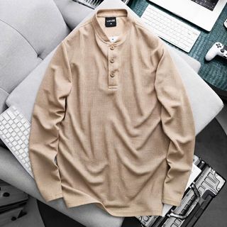 Loose Henley Texture Longsleeve.