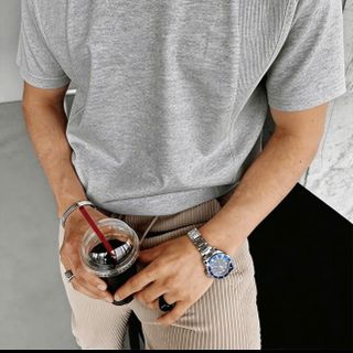 Loose T-Shirt Basic With Ripped.  Chất 100% cotton 320gsm , thiết kế phối bo tinh tế.
