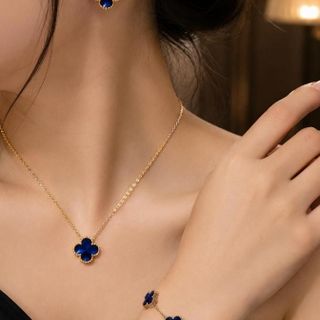 Set trang sức nữ cỏ bốn lá đá xanh thẫm tone vàng sang trọng Set Cỏ Bốn Lá Bầu Trời Sao Xanh Thẫm