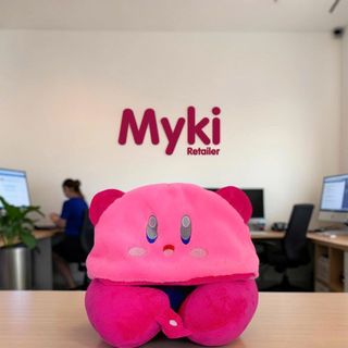 Gối Kê Cổ Du Lịch Bông Gòn 2 Trong 1 Có Mũ Myki, Thêu Hoạt Hình Dễ Thương Vui Nhộn
