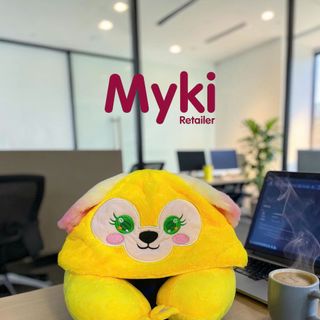Gối Kê Cổ Du Lịch Bông Gòn 2 Trong 1 Có Mũ Myki, Thêu Hoạt Hình Dễ Thương Vui Nhộn