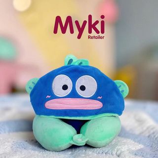 Gối Kê Cổ Du Lịch Bông Gòn 2 Trong 1 Có Mũ Myki, Thêu Hoạt Hình Dễ Thương Vui Nhộn