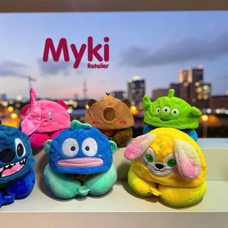 Gối Kê Cổ Du Lịch Bông Gòn 2 Trong 1 Có Mũ Myki, Thêu Hoạt Hình Dễ Thương Vui Nhộn