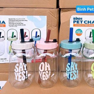 BÌNH NƯỚC PET CHA CÓ QUAI XÁCH VÀ ỐNG HÚT 700ML