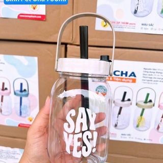 BÌNH NƯỚC PET CHA CÓ QUAI XÁCH VÀ ỐNG HÚT 700ML