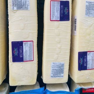 Phô Mai Mozzarella Khối Emborg Nhập Khẩu Argentina 3,5kg - Thùng 21kg