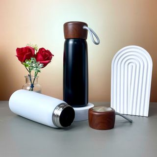 Bình Giữ Nhiệt Nắp Gỗ Quai Cao Su 500ml – In Logo Theo Yêu Cầu – Con Hiu Hồng Gift