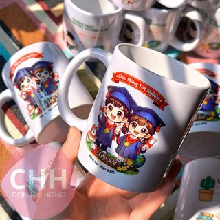 Ly sứ in hình kỉ niệm tốt nghiệp