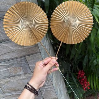 Quạt tròn đồng sáng loáng, phụ kiện trang trí tết . Thung 1000c