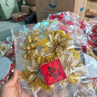 Set hoa trang trí giỏ quà , phụ kiện hoa trang trí tết + đĩa + chùn sung + tem tết