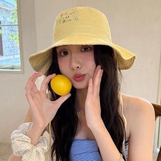 Nón thời trang hoạ tiết thêu xinh xắn