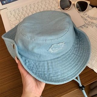 Bucket jean vành lớn cao bồi kitty xinh xắn