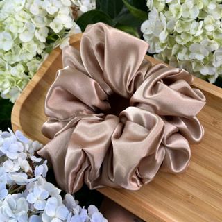 Cột tóc Scrunchies vải lụa Satin size 16cm bồng bềnh xinh xắn